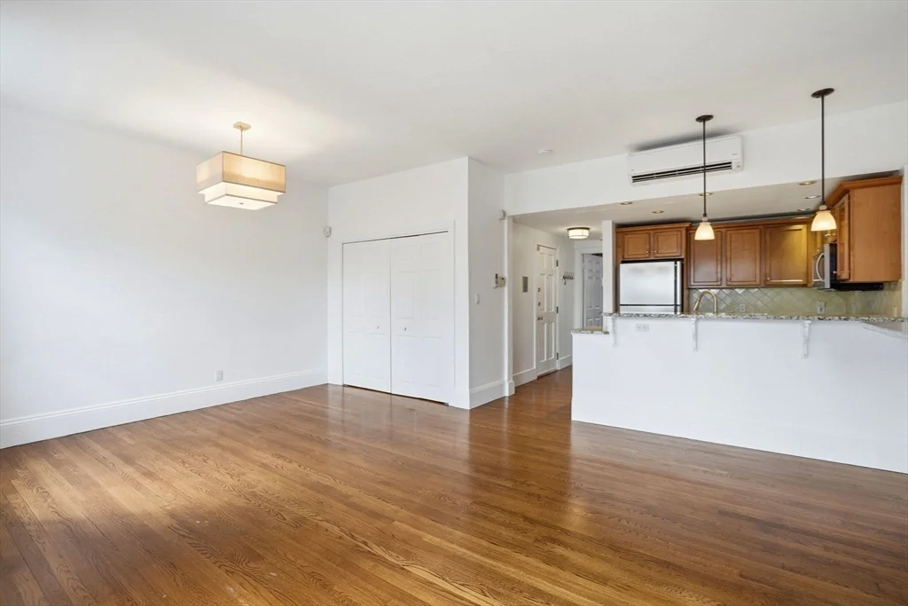 1 bed, 1 bath apartment for rent at 191 Warren Ave Unit 3, South End — photo 5 of 17