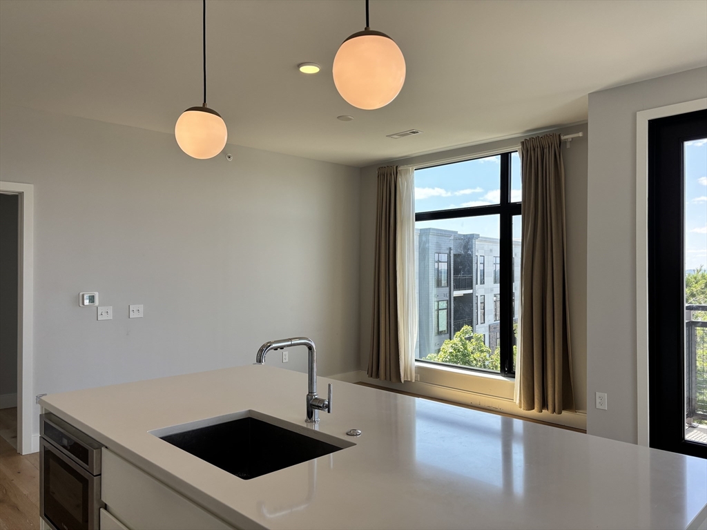2 bed, 2 bath apartment for rent at 191 Washington St Unit 725, Brighton — photo 6 of 41