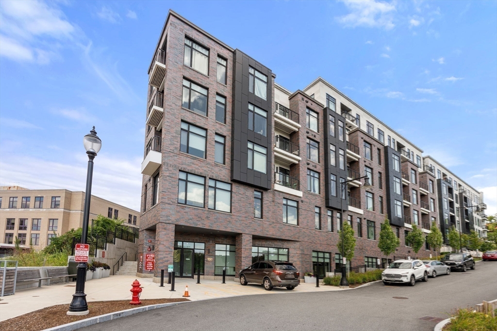 2 bed, 2 bath apartment for rent at 191 Washington St Unit 725, Brighton — photo 35 of 41