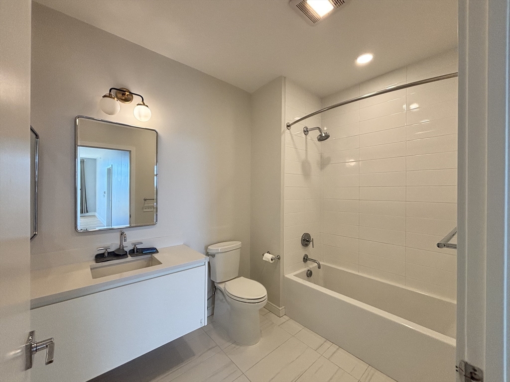 2 bed, 2 bath apartment for rent at 191 Washington St Unit 725, Brighton — photo 16 of 41