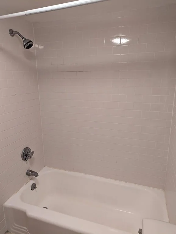 2 bed, 1 bath apartment for rent at 191 West Wyoming Ave Unit 26, Melrose — photo 10 of 22