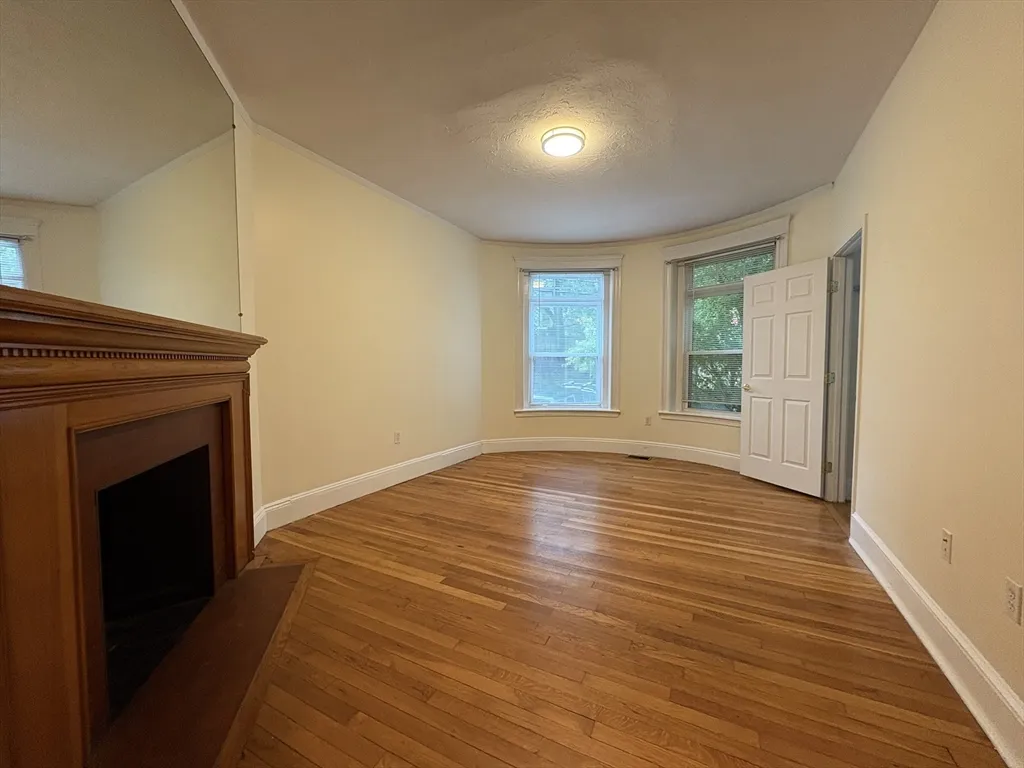 4 bed, 2 bath apartment for rent at 191 Winthrop Rd Unit 1, Aspinwall Hill — photo 5 of 15