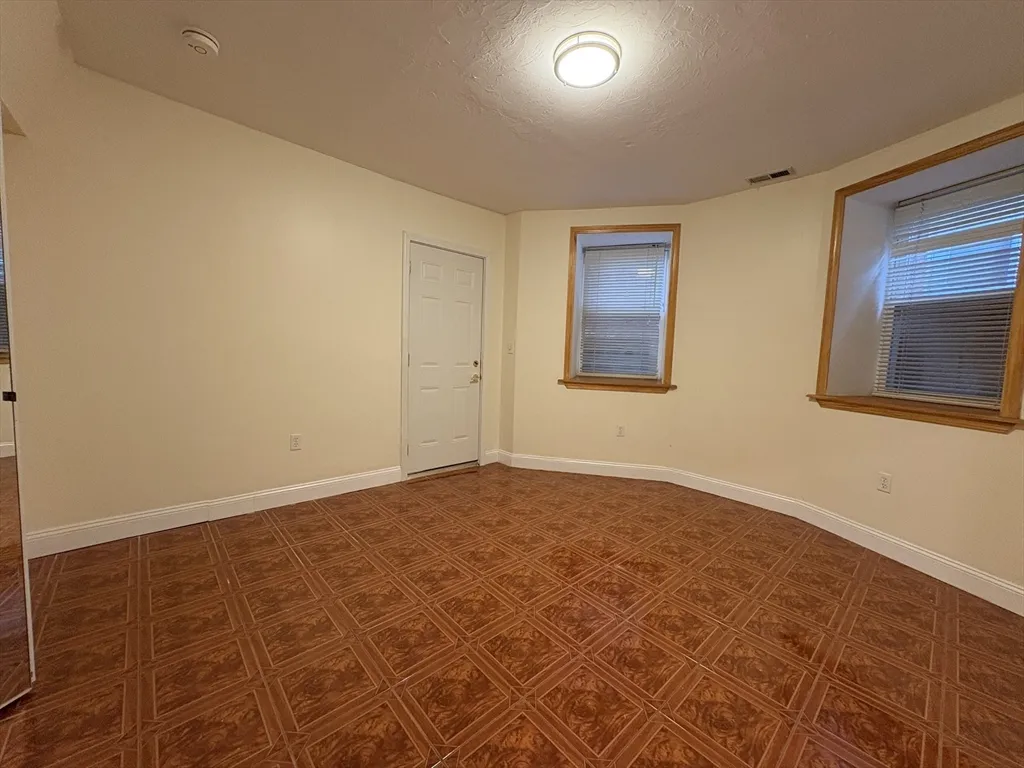 4 bed, 2 bath apartment for rent at 191 Winthrop Rd Unit 1, Aspinwall Hill — photo 14 of 15