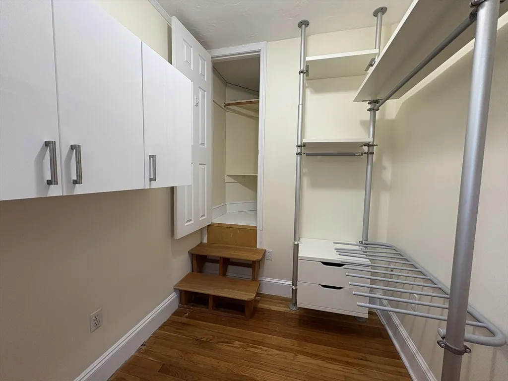 4 bed, 2 bath apartment for rent at 191 Winthrop Rd Unit 1, Aspinwall Hill — photo 7 of 15
