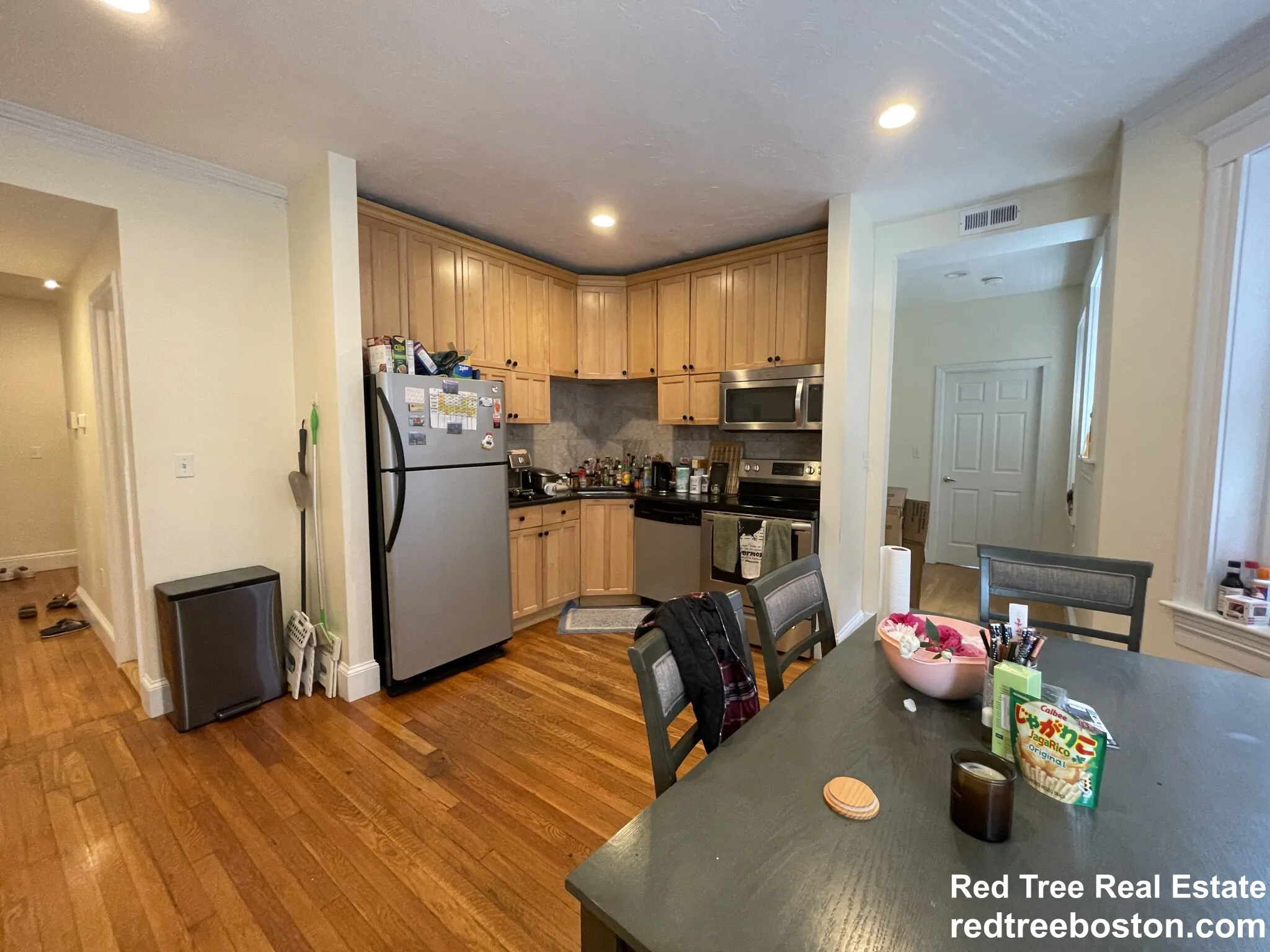 4 bed, 2 bath apartment for rent at 191 Winthrop Rd Unit 2, Aspinwall Hill — photo 2 of 28