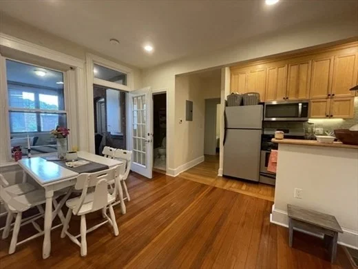 3 bed, 2 bath apartment for rent at 191 Winthrop Rd Unit 2, Washington Square — photo 4 of 14