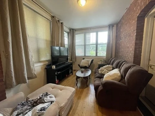 3 bed, 2 bath apartment for rent at 191 Winthrop Rd Unit 2, Washington Square — photo 9 of 14
