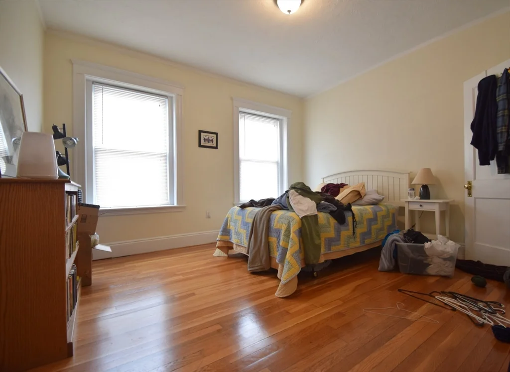 3 bed, 2 bath apartment for rent at 191 Winthrop Rd Unit 3, Washington Square — photo 5 of 13