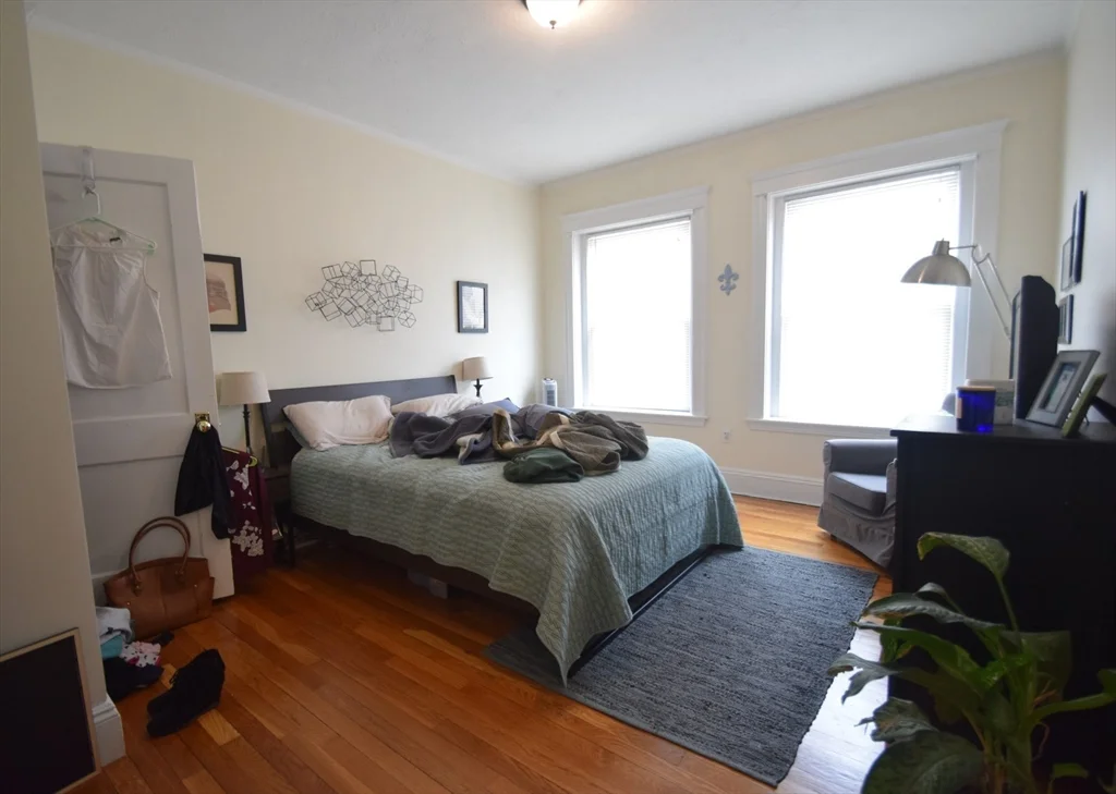 3 bed, 2 bath apartment for rent at 191 Winthrop Rd Unit 3, Washington Square — photo 10 of 13
