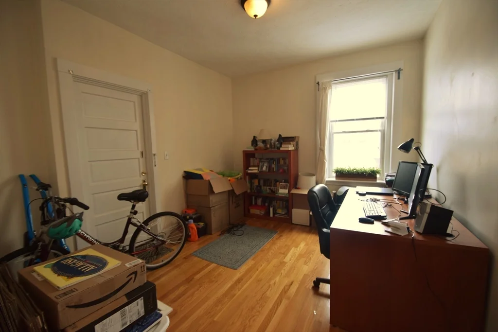 3 bed, 2 bath apartment for rent at 191 Winthrop Rd Unit 3, Washington Square — photo 12 of 13