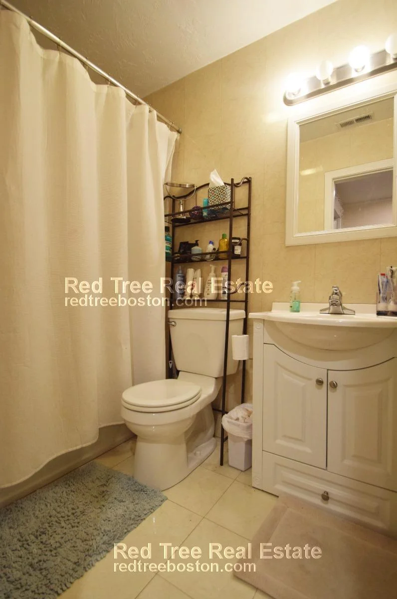 2 bed, 1 bath apartment for rent at 191 Winthrop Rd Unit 4, Aspinwall Hill — photo 2 of 13