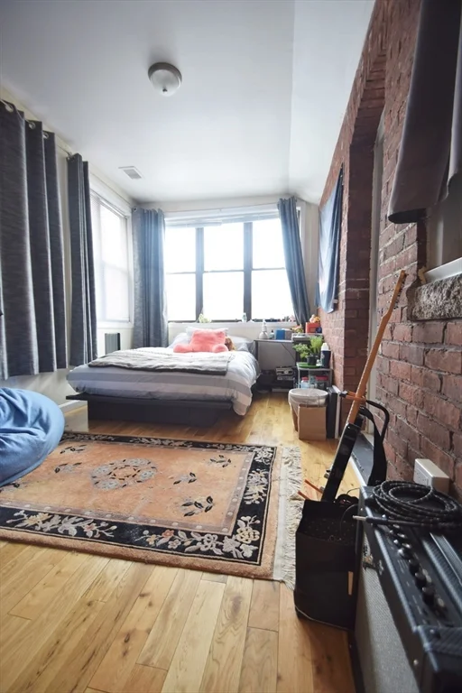 2 bed, 1 bath apartment for rent at 191 Winthrop Rd Unit 4, Washington Square — photo 6 of 7
