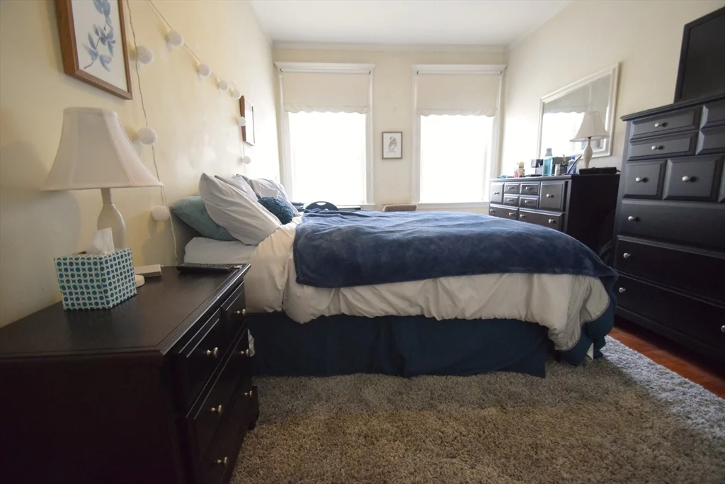 2 bed, 1 bath apartment for rent at 191 Winthrop Rd Unit 4, Washington Square — photo 2 of 7
