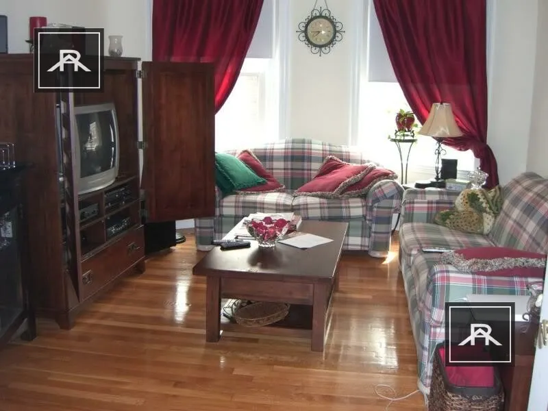 4 bed, 2 bath apartment for rent at 191 Winthrop Rd Unit 5, Aspinwall Hill — photo 8 of 10