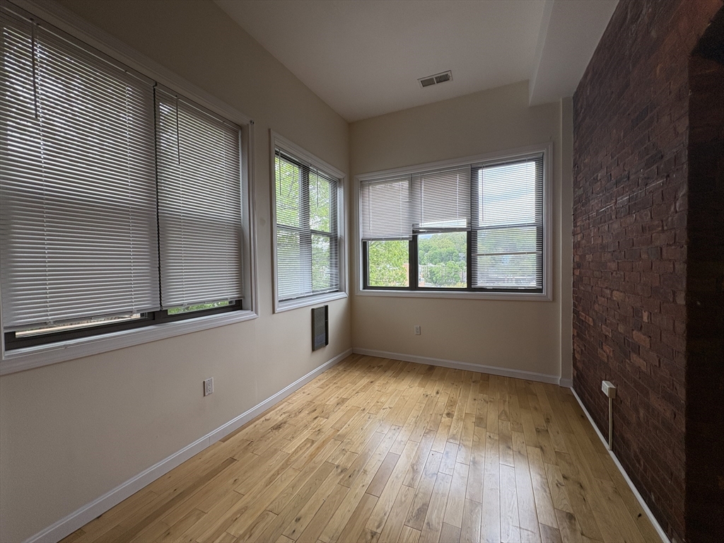 2 bed, 2 bath apartment for rent at 191 Winthrop Rd Unit 6, Brookline — photo 7 of 19