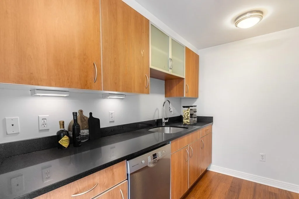 2 bed, 1 bath apartment for rent at 1910 Dorchester Ave Unit 506, Dorchester — photo 6 of 10