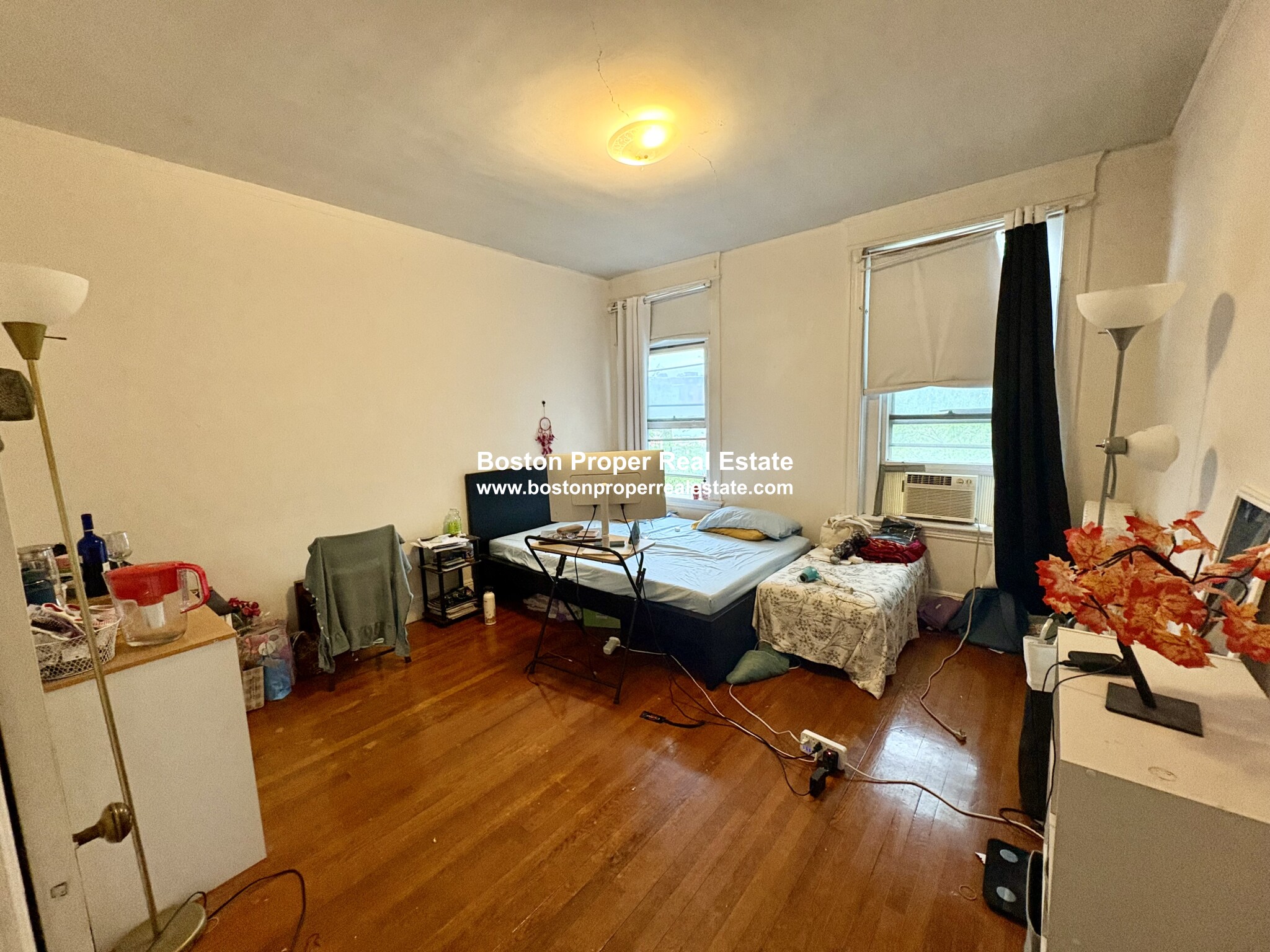 4 bed, 2 bath apartment for rent at 1911 Beacon St Unit 3, Brookline — photo 3 of 19