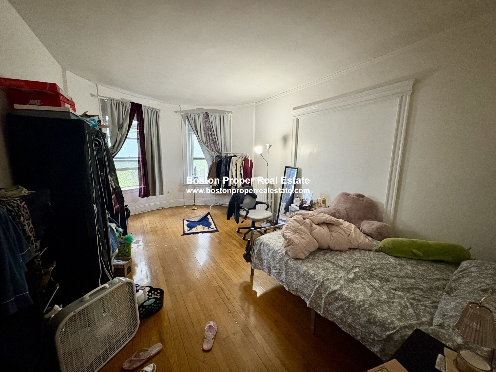 4 bed, 2 bath apartment for rent at 1911 Beacon St Unit 3, Brookline — photo 5 of 19
