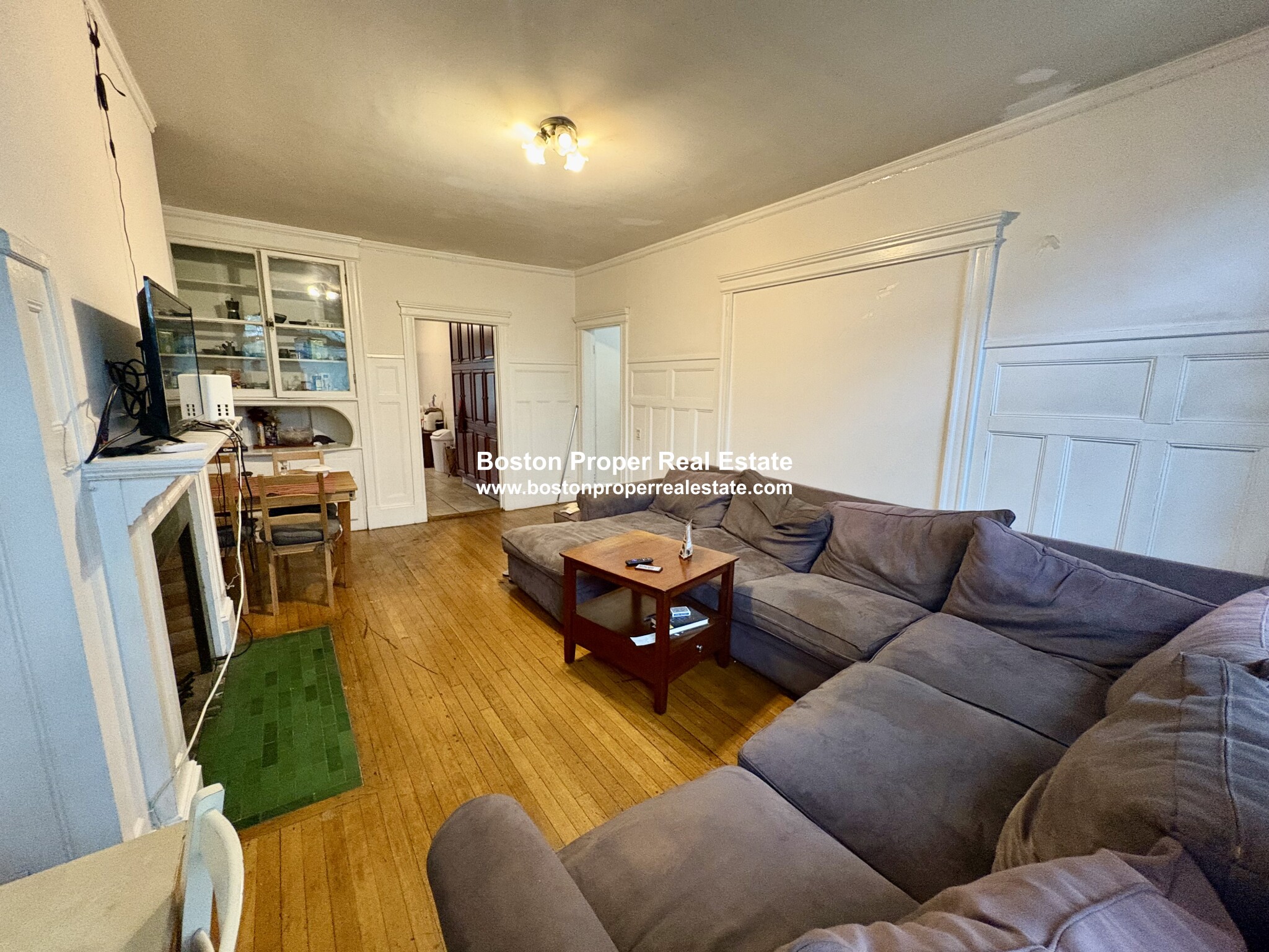 4 bed, 2 bath apartment for rent at 1911 Beacon St Unit 3, Brookline — photo 2 of 19