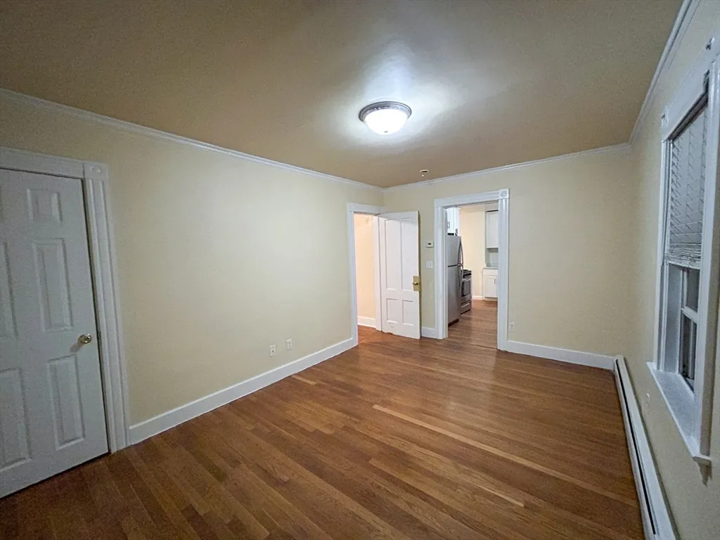 3 bed, 1 bath apartment for rent at 1911 River St Unit 2, Hyde Park — photo 2 of 16