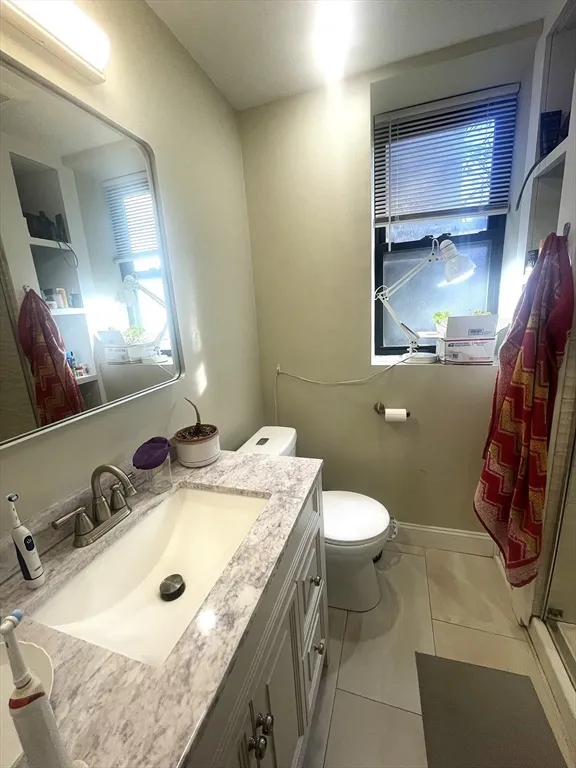 5 bed, 2 bath apartment for rent at 1914 Beacon St Unit 001, Brighton — photo 4 of 9