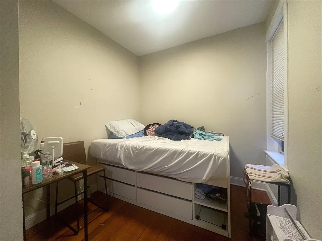 5 bed, 2 bath apartment for rent at 1914 Beacon St Unit 1, Brighton — photo 3 of 9