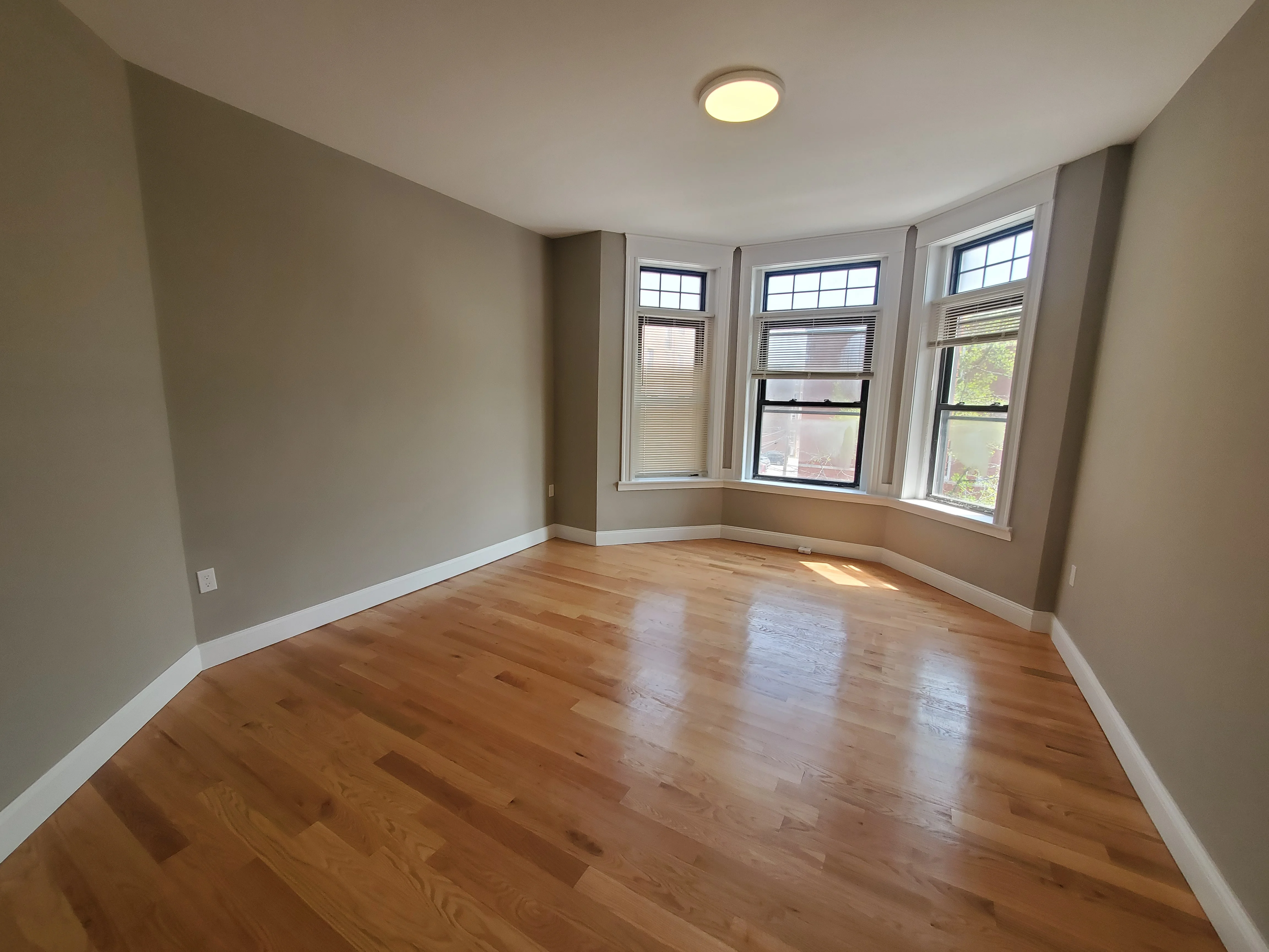 5 bed, 2 bath apartment for rent at 1914 Beacon St Unit 1, Brighton — photo 10 of 16
