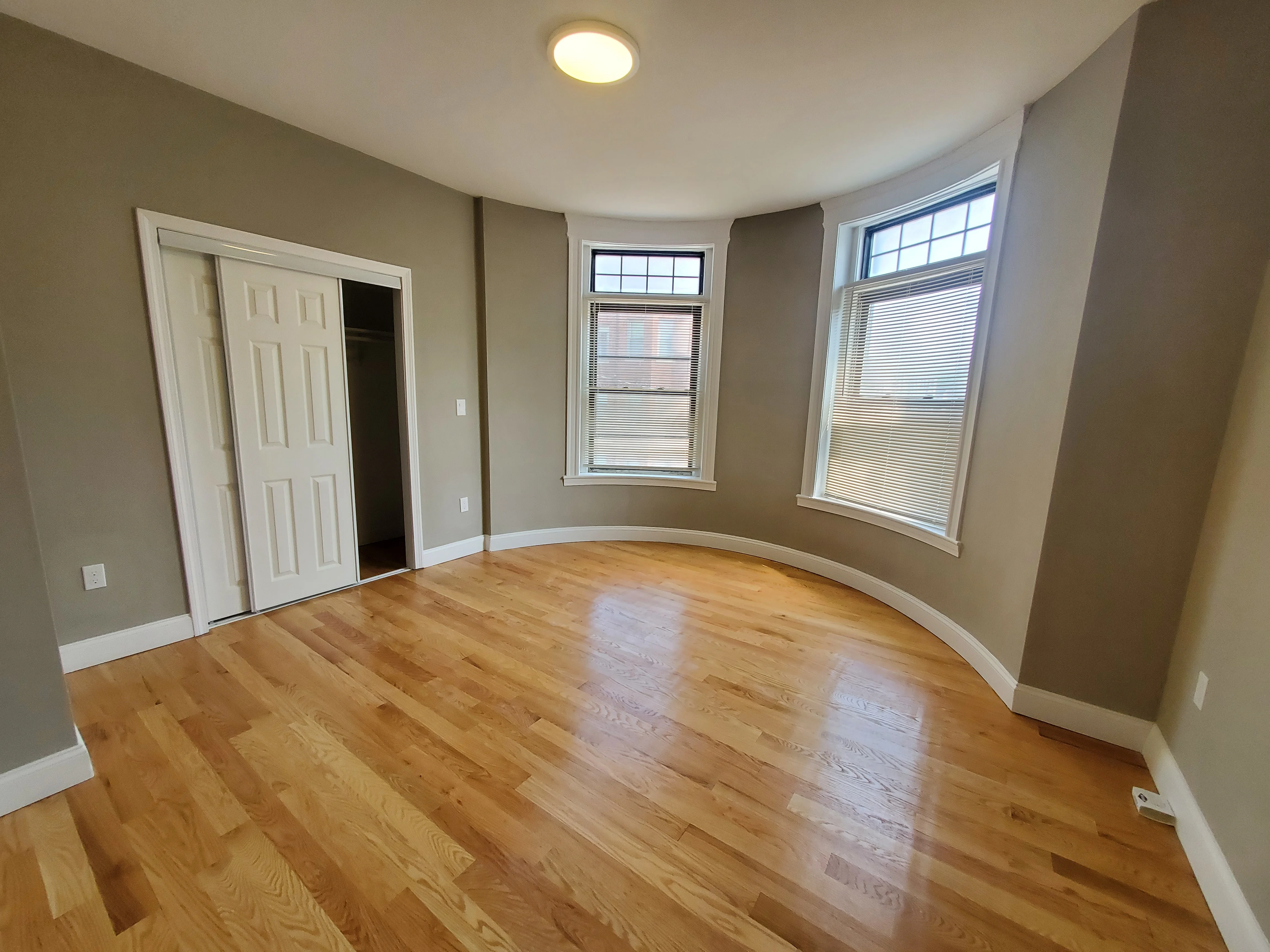 5 bed, 2 bath apartment for rent at 1914 Beacon St Unit 1, Brighton — photo 11 of 16