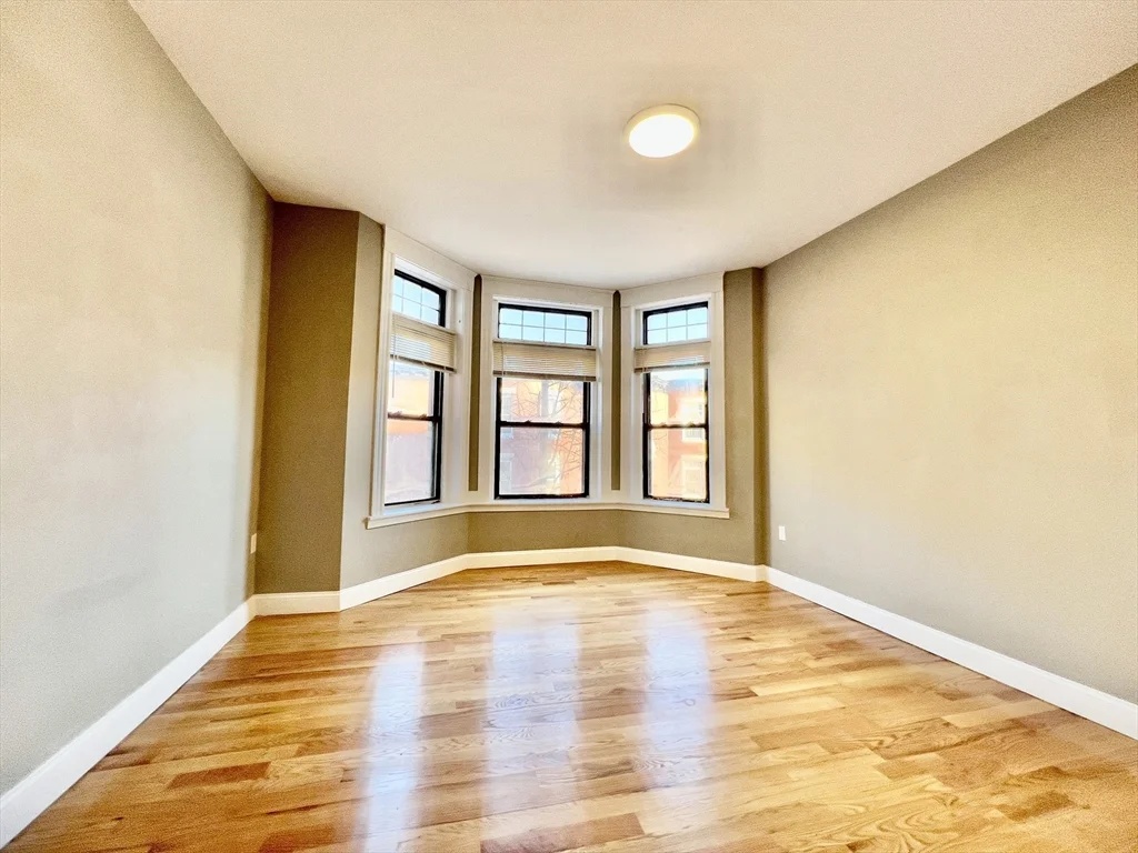 5 bed, 2 bath apartment for rent at 1914 Beacon St Unit 2, Brighton — photo 7 of 13