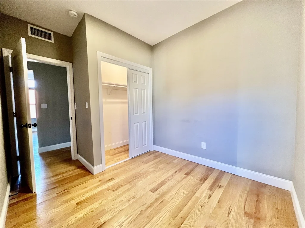 5 bed, 2 bath apartment for rent at 1914 Beacon St Unit 2, Brighton — photo 10 of 13