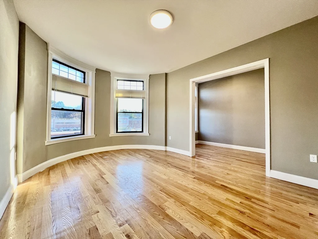 5 bed, 2 bath apartment for rent at 1914 Beacon St Unit 2, Brighton — photo 4 of 13
