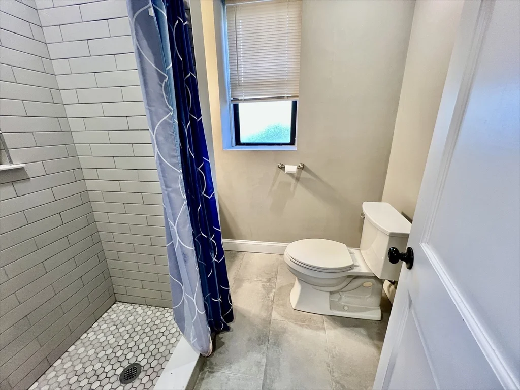 5 bed, 2 bath apartment for rent at 1914 Beacon St Unit 2, Brighton — photo 11 of 13