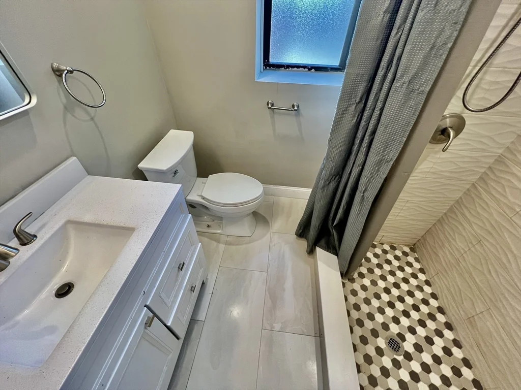 5 bed, 2 bath apartment for rent at 1914 Beacon St Unit 2, Brighton — photo 12 of 13