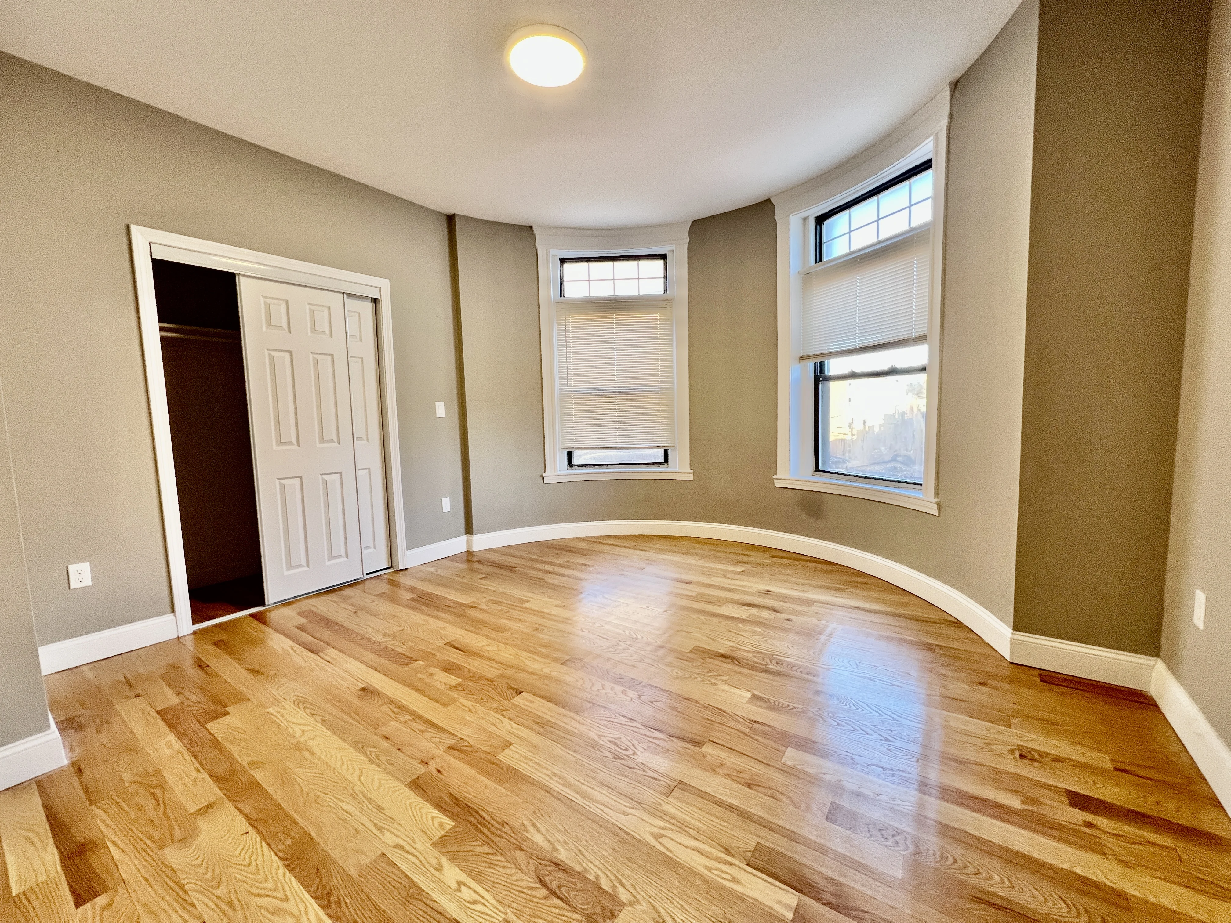 5 bed, 2 bath apartment for rent at 1914 Beacon St Unit 3, Brighton — photo 14 of 14