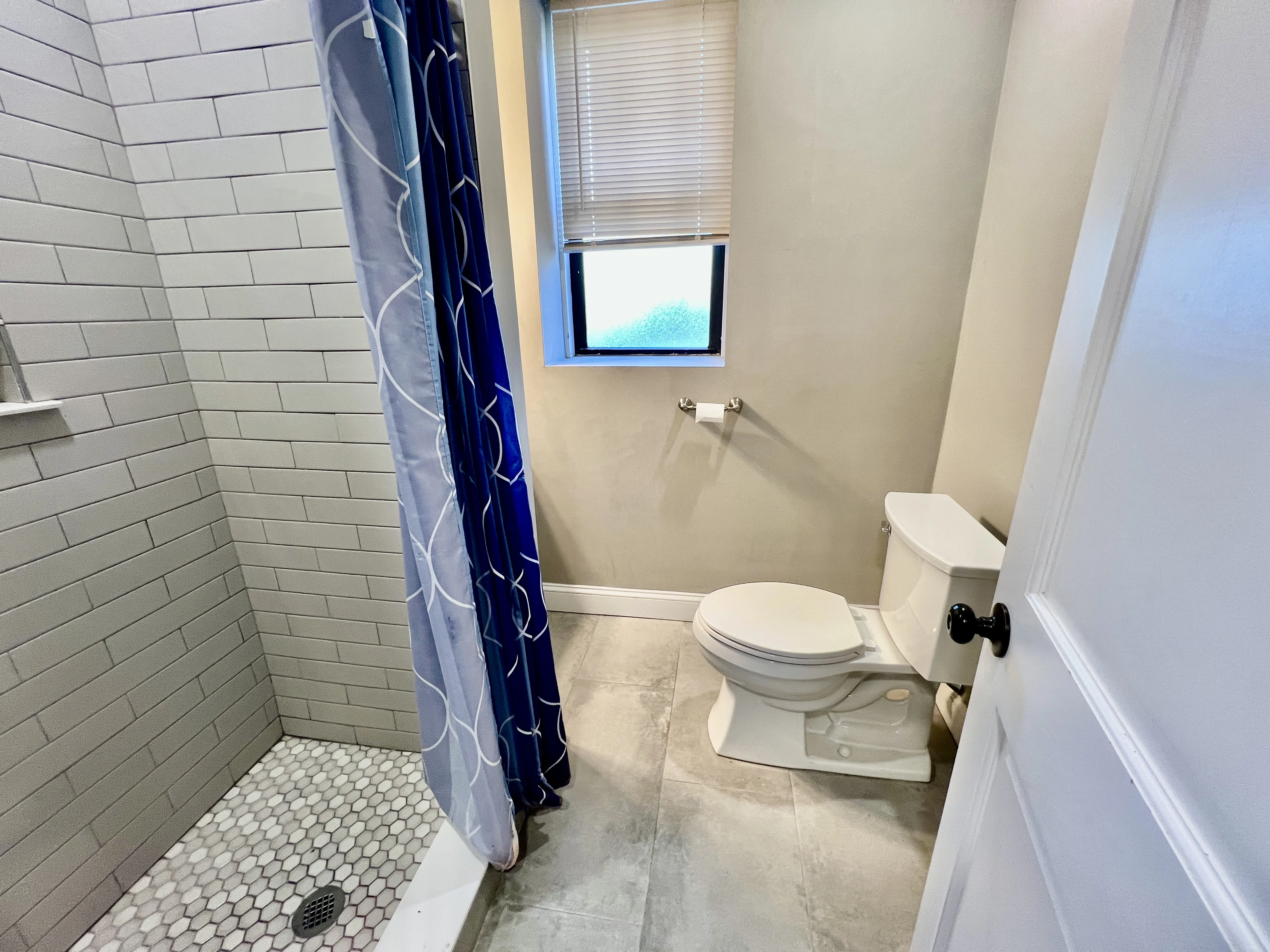 5 bed, 2 bath apartment for rent at 1914 Beacon St Unit 3, Brighton — photo 10 of 14