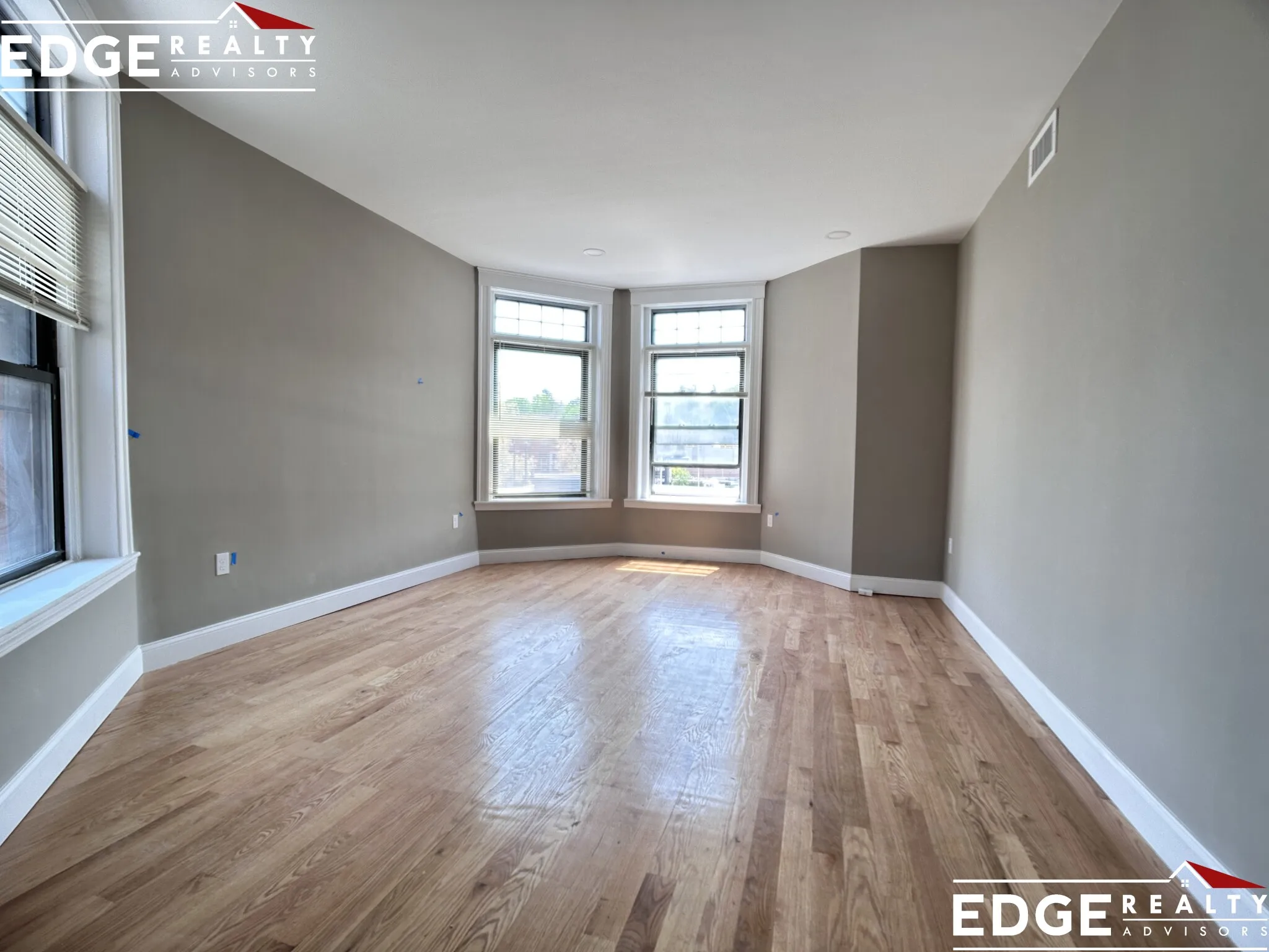 5 bed, 2 bath apartment for rent at 1914 Beacon St Unit 3, Brighton — photo 5 of 11
