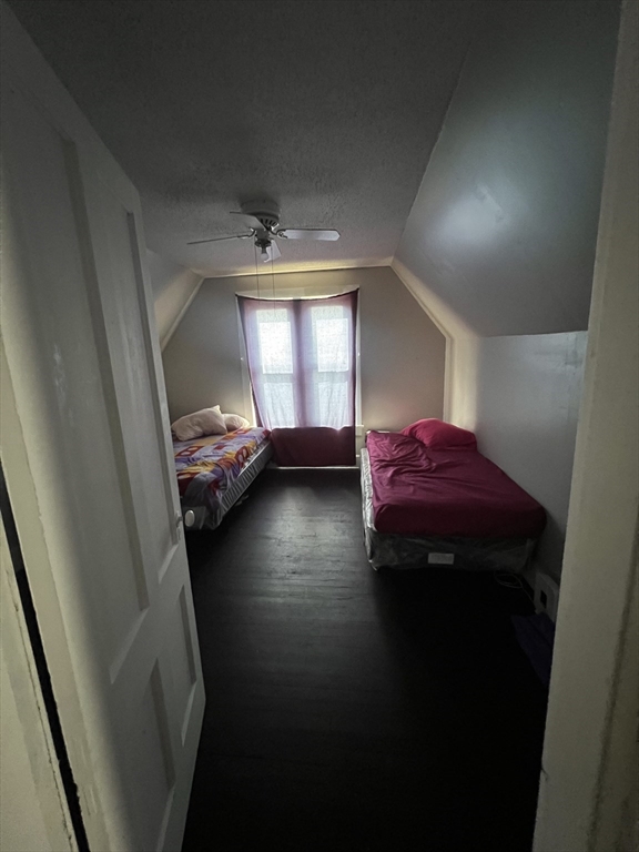 3 bed, 1 bath apartment for rent at 192 Beech St Unit 2, Holyoke — photo 3 of 6