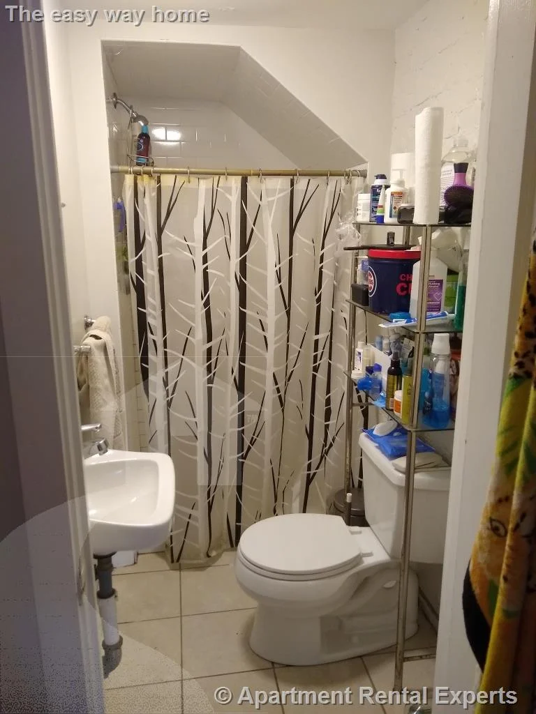 2 bed, 1 bath apartment for rent at 192 Central St Unit B, Magoun Square — photo 16 of 17