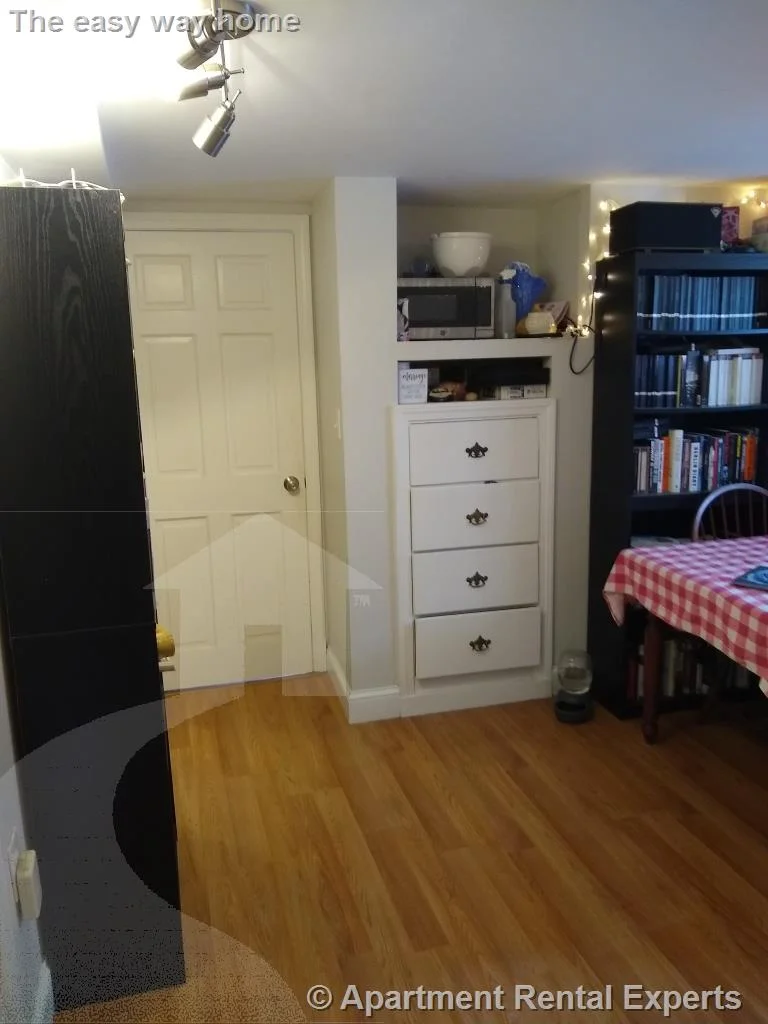 2 bed, 1 bath apartment for rent at 192 Central St Unit B, Magoun Square — photo 6 of 17