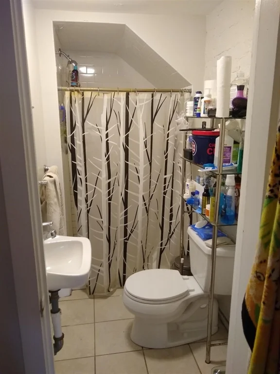 2 bed, 1 bath apartment for rent at 192 Central St Unit B, Magoun Square — photo 17 of 17