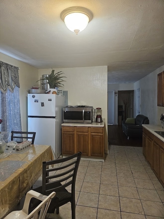 4 bed, 1 bath apartment for rent at 192 Chestnut St Unit 3, Chelsea — photo 6 of 11