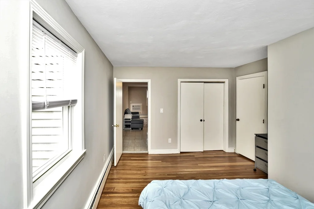 3 bed, 1 bath apartment for rent at 192 Fairmount Ave Unit 1, Hyde Park — photo 8 of 23