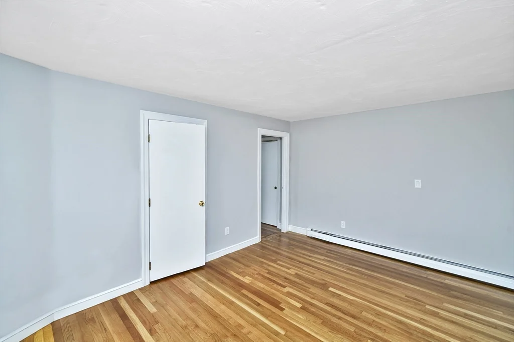 3 bed, 1 bath apartment for rent at 192 Fairmount Ave Unit 1, Hyde Park — photo 12 of 23