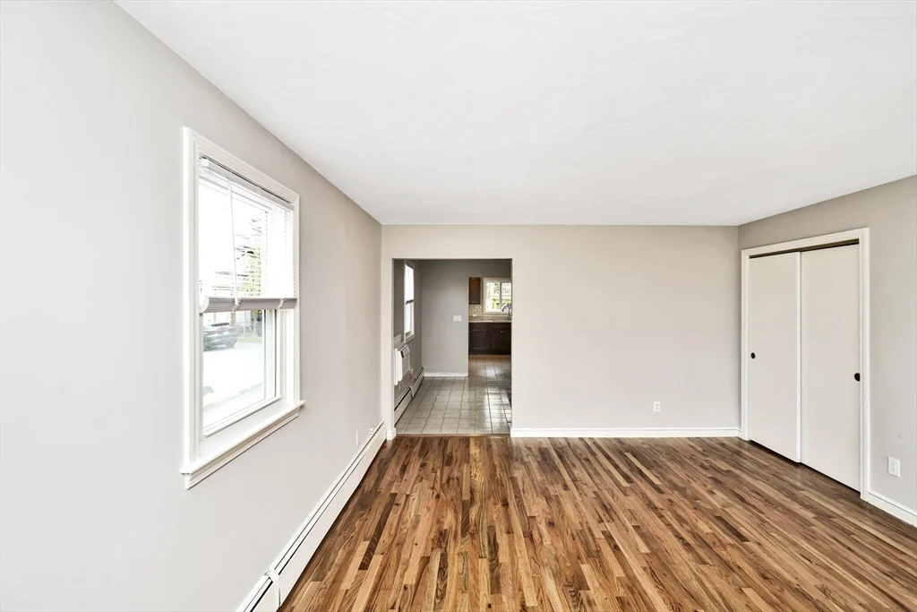 3 bed, 1 bath apartment for rent at 192 Fairmount Ave Unit 1, Hyde Park — photo 3 of 23