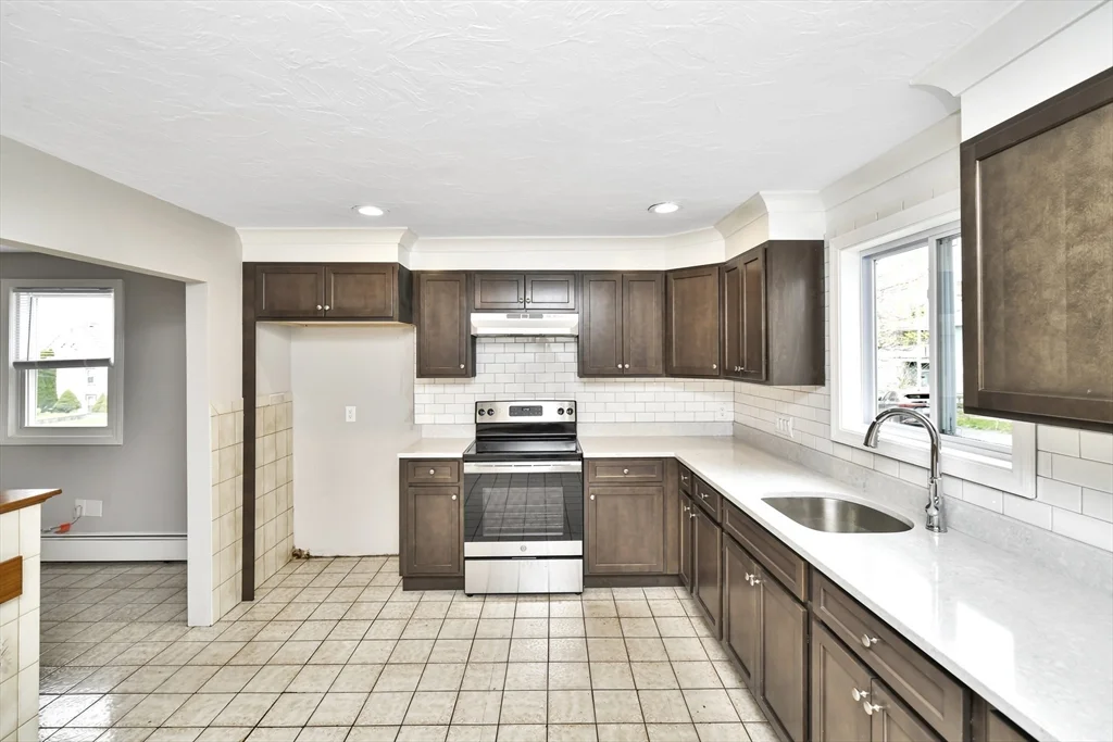 3 bed, 1 bath apartment for rent at 192 Fairmount Ave Unit 1, Hyde Park — photo 15 of 23