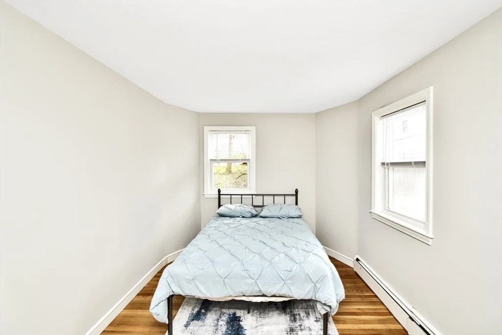 3 bed, 1 bath apartment for rent at 192 Fairmount Ave Unit 1, Hyde Park — photo 7 of 23