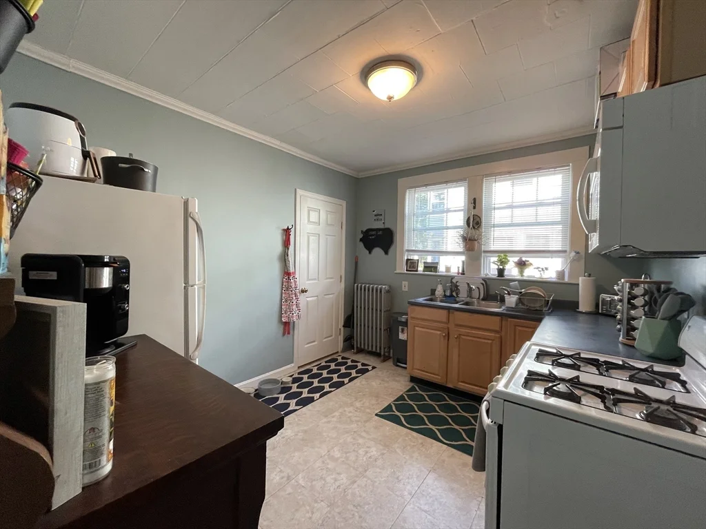 2 bed, 1 bath apartment for rent at 192 Florence St Unit 1, Roslindale — photo 11 of 12
