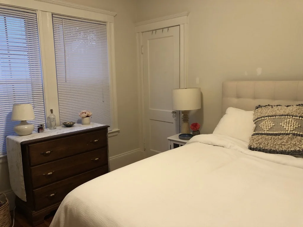 2 bed, 1 bath apartment for rent at 192 Florence St Unit 1, Roslindale — photo 5 of 12