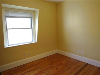 6 bed, 3.5 bath apartment for rent at 192 Holland St Unit 2, Teele Square — photo 12 of 14
