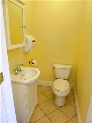 6 bed, 3.5 bath apartment for rent at 192 Holland St Unit 2, Teele Square — photo 13 of 14
